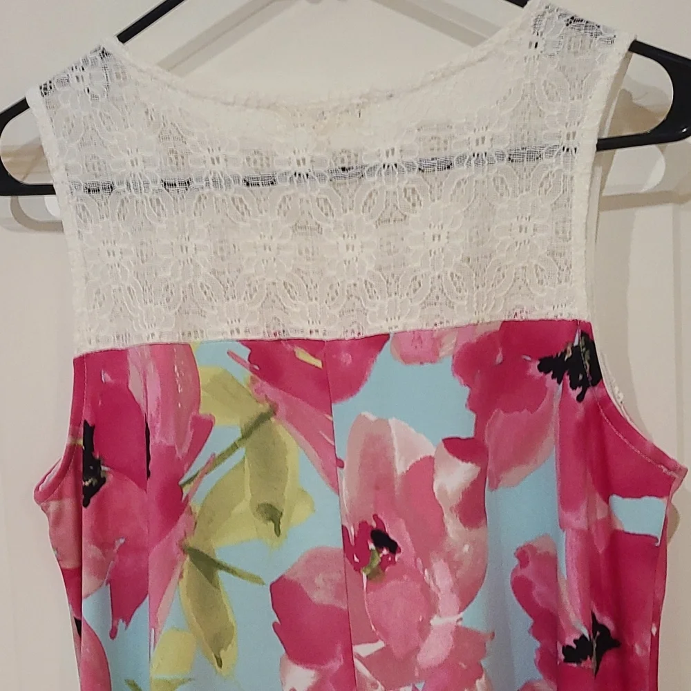 Floral Tank - Picture 3 of 3